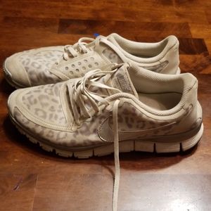 NIKE Free 5.0 Womens shoes, size 8.5